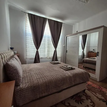 Centre Apartman *